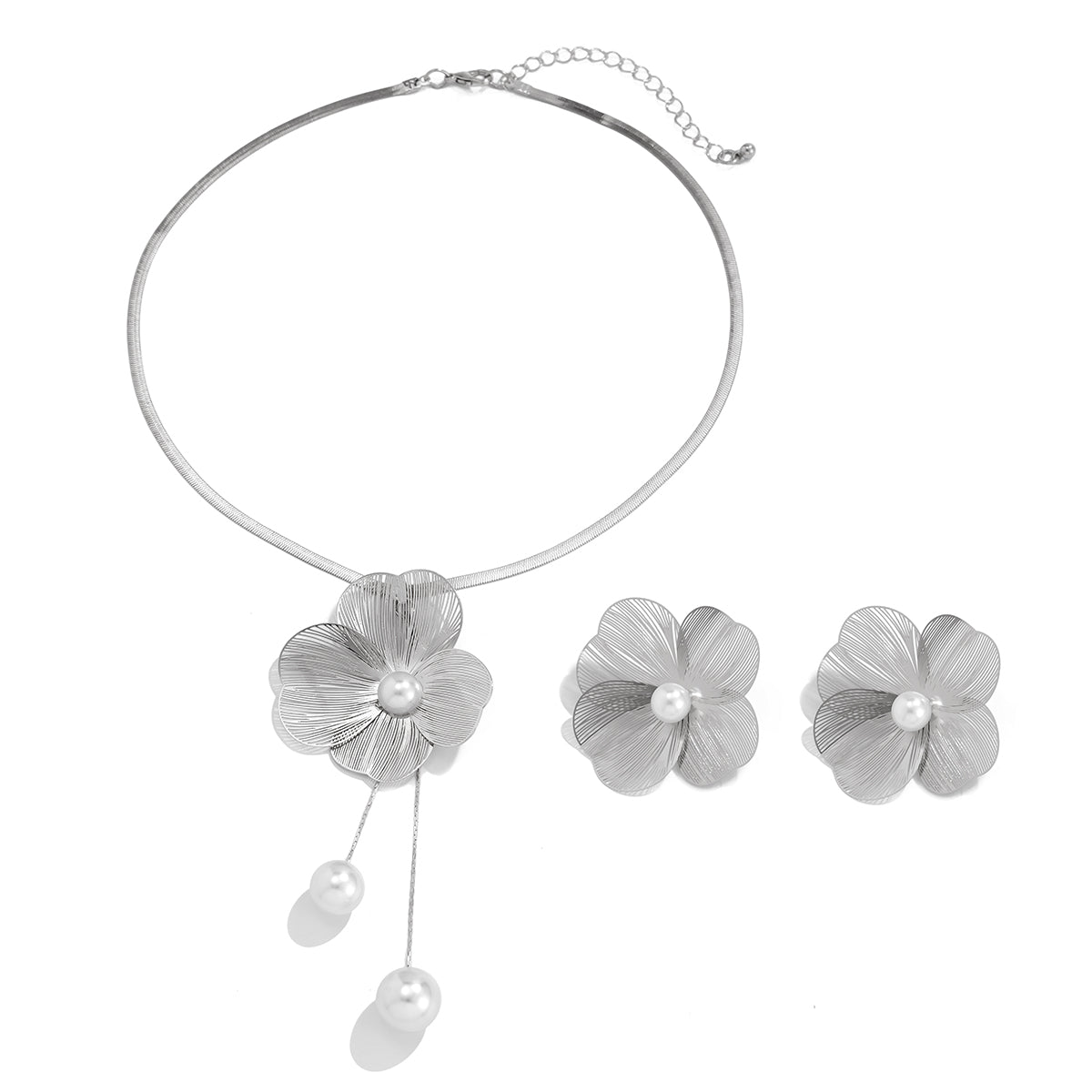 Romantic Pearl Flower Jewelry Set – Choker Necklace & Stud Earrings